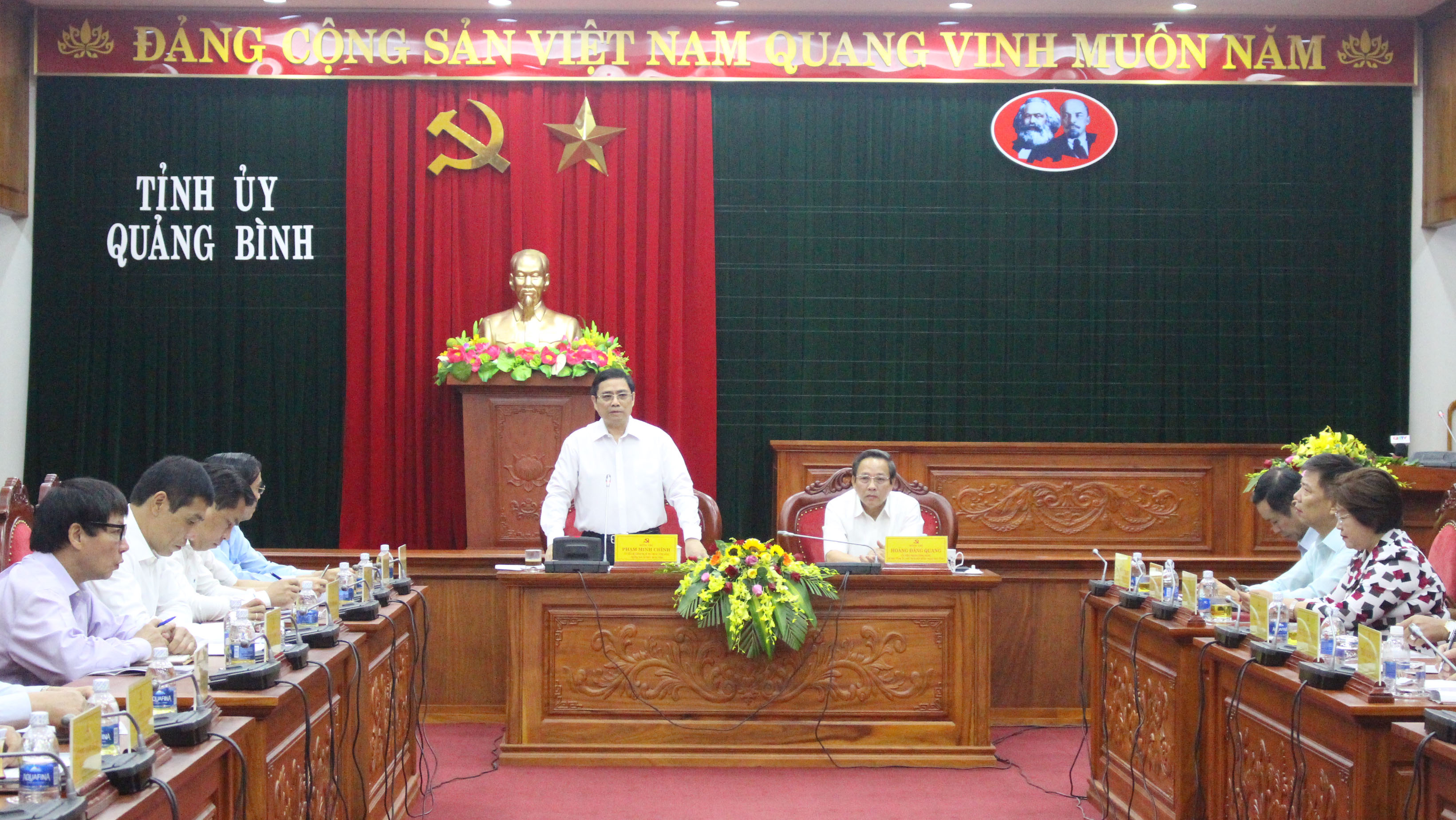 Đồng chí Trưởng ban Tổ chức Trung ương làm việc với Ban Thường vụ Tỉnh ủy Quảng Bình