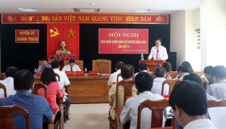Quang cảnh tại hội nghị Ban Chấp hành Đảng bộ huyện Quảng Trạch lần thứ 14, khoá XXIV.