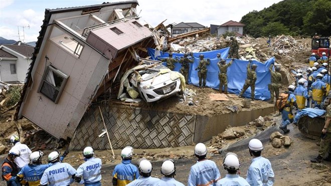 Khắc phục hậu quả mưa lũ ở miền Tây Nhật Bản. (Nguồn: Reuters)