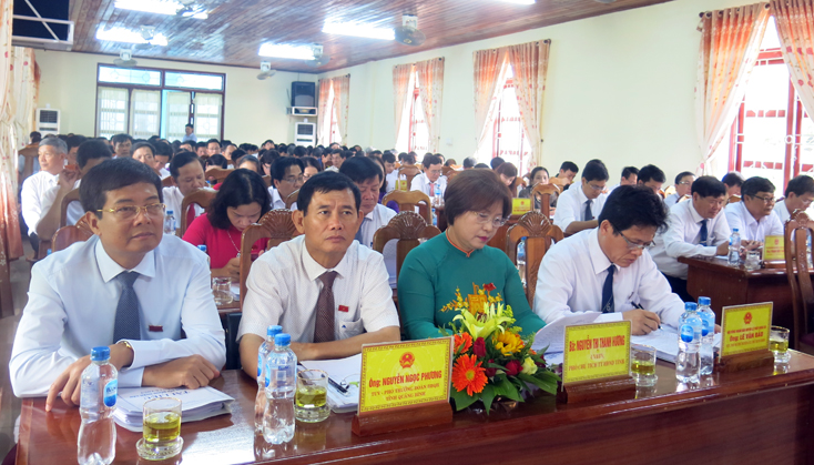 Các đại biểu dự kỳ họp thứ 7, HĐND huyện Lệ Thủy khóa XX.