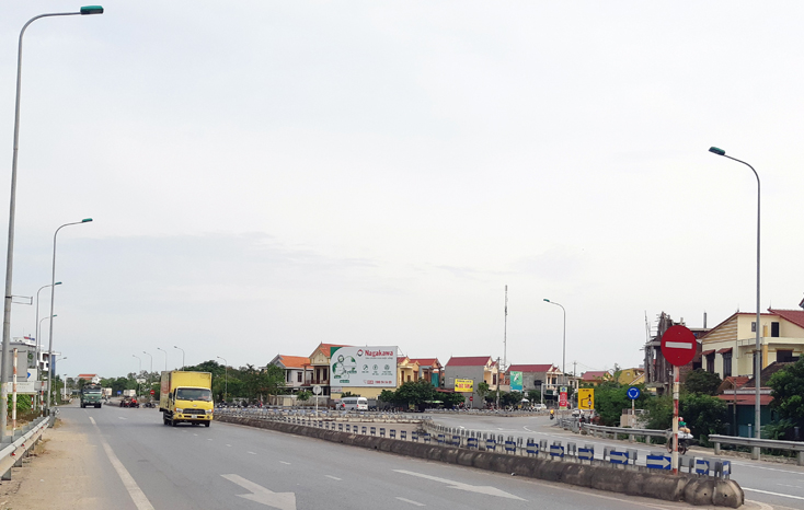 Cử tri đề nghị cải tải tạo lại hệ thống vòng xuyến và đặt bảng chỉ dẫn giao thông hợp lý tại ngã 5, thị trấn Quán Hàu (nơi giao nhau giữa Quốc lộ 1, đường tránh thành phố và tuyến Quốc lộ 9B).