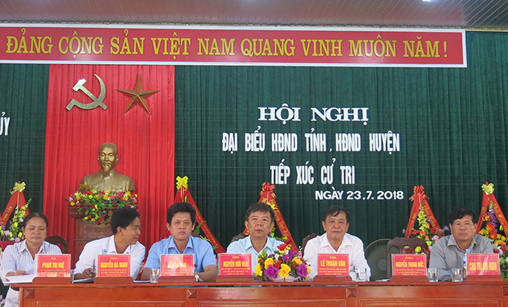 Các đại biểu HĐND tỉnh tiếp xúc cử tri huyện Lệ Thủy.