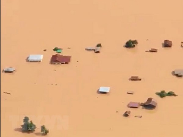 Cảnh ngập lụt sau khi đập thủy điện Sepien Senamnoi tại tỉnh Attapeu, Lào bị vỡ ngày 24/7. (Nguồn: AFP/TTXVN)
