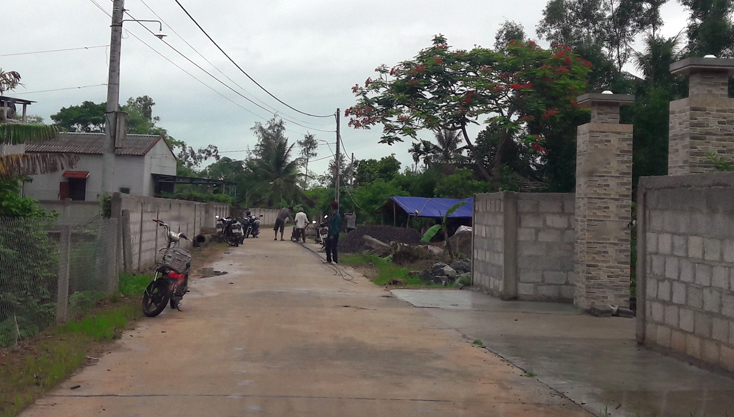 Nhiều tuyến đường liên thôn ở xã Cam Thủy đơn vị tư vấn thiết kế đã tính sai khối lượng.
