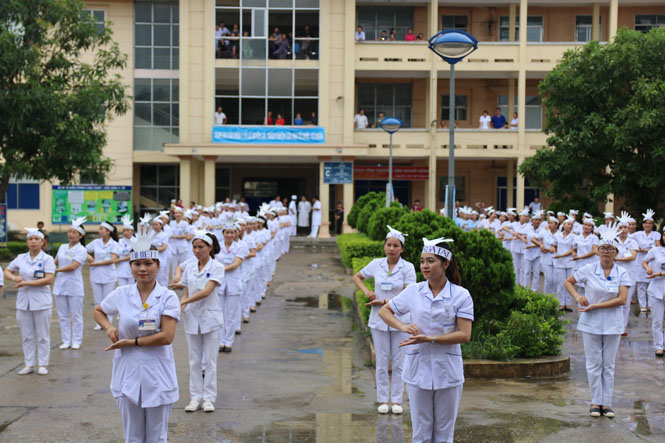 Cán bộ y tế Bệnh viện đa khoa khu vực Bắc Quảng Bình hưởng ứng chiến dịch  
