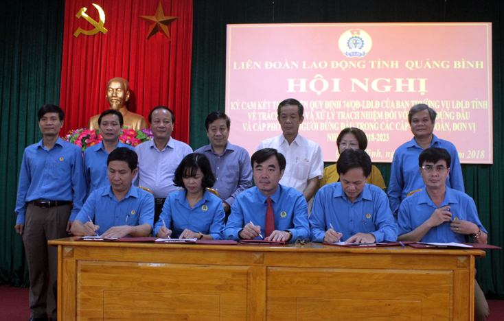 LĐLĐ tỉnh tổ chức ký cam kết theo Quy định số 01 của Ban Thường vụ Tỉnh ủy