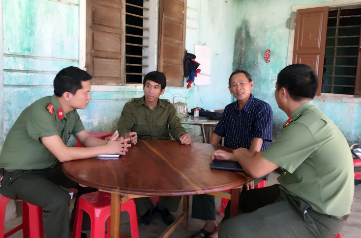 CBCS Công an huyện Tuyên Hóa luôn gần dân, sát dân.