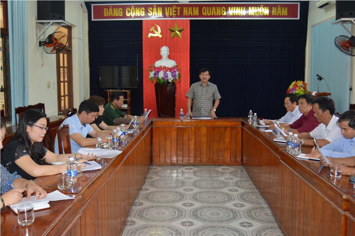 Đồng chí Trần Vũ Khiêm, Tỉnh ủy viên, Giám đốc Sở Văn hóa và Thể thao chủ trì cuộc họp