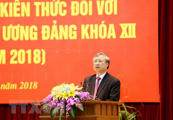Ủy viên Bộ Chính trị, Thường trực Ban Bí thư Trần Quốc Vượng phát biểu tại Lễ bế giảng. (Ảnh: Phương Hoa/TTXVN)