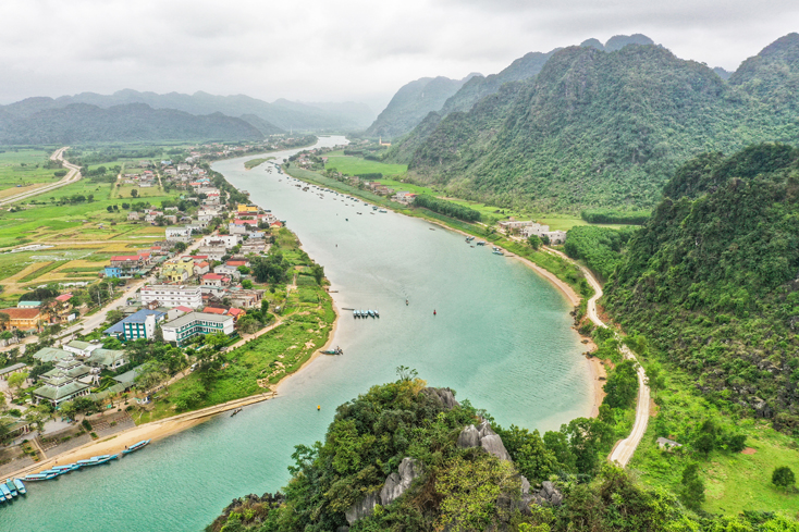 Travel blogger Tùng Nếm: "Quảng Bình không chỉ là một điểm dừng chân"