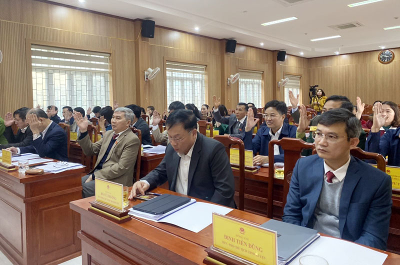 HĐND huyện Tuyên Hóa thông qua 4 nghị quyết quan trọng