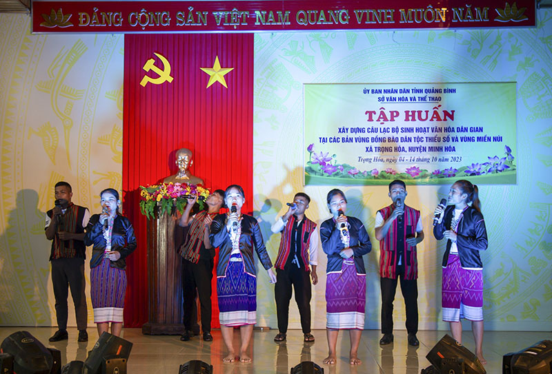 Xây dựng câu lạc bộ sinh hoạt văn hóa dân gian ở xã Trọng Hóa