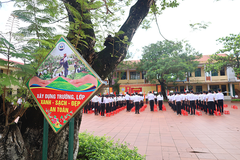 Kết hợp chặt chẽ giữa học tập với làm theo tư tưởng, đạo đức, phong cách Hồ Chí Minh