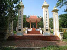 Lăng mộ Nguyễn Hữu Cảnh tại Thác Ro,  Lệ Thủy, Quảng Bình