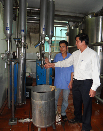 Công ty CP bia Hà Nội-Quảng Bình áp dụng các biện pháp tiết kiệm điện nhằm giảm chi phí sản xuất, kinh doanh. Ảnh: N.T.H