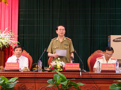Thượng tướng Trần Đại Quang, Ủy viên Bộ Chính trị, Bộ trưởng Bộ Công an phát biểu tại buổi làm việc với Công an Quảng Bình.
