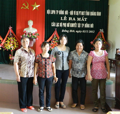 Ban chủ nhiệm CLB Phụ nữ khuyết tật tại lễ ra mắt