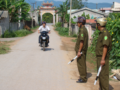 Lực lượng Công an xã Đại Trạch tuần tra bảo đảm ATGT trên địa bàn.