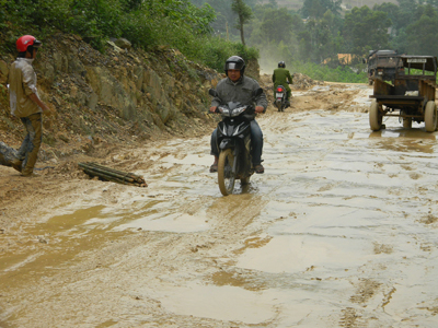 Nhiều tuyến đường GTNT ở tỉnh ta đang “khát vốn” để kiên cố hóa