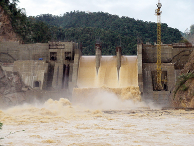 Đập tràn công trình thủy điện Hố Hô.