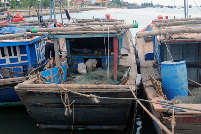 Ngư dân là đối tượng chịu ảnh hưởng nhiều do xăng, dầu, gas tăng giá.