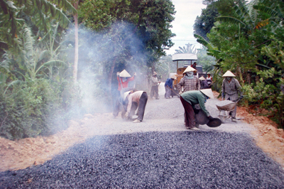 Nhân dân Đại Trạch tích cực góp công, góp của xây dựng các tuyến đường đạt chuẩn nông thôn mới.