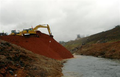 Công trình hồ chứa nước Thác Chuối đang xây dựng, hứa hẹn mang lại những vụ mùa bội thu