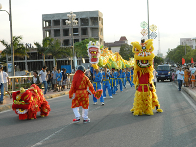 Lễ hội diễu hành đường phố được thành phố Đồng Hới tổ chức hàng năm.