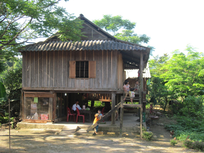 Người dân Kim Thủy ngày càng chú trọng hơn đến việc vệ sinh môi trường, giữ nhà cửa luôn sạch sẽ thoáng mát.