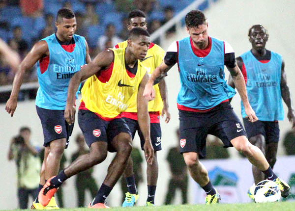 Tối nay, ở cuộc chạm trán với Arsenal, ĐT Việt Nam thu được nhiều bài học bổ ích? Ảnh: VSI