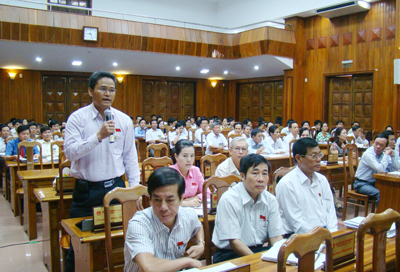 Đại biểu chất vấn tại kỳ họp.