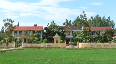 Trường THCS và tiểu học xã Quảng Hải (Quảng Trạch) được quy hoạch hợp lý. Ảnh: P.V