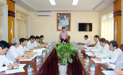 Đồng chí Lương Ngọc Bính, Ủy viên Trung ương Đảng, Bí thư Tỉnh ủy, Chủ tịch HĐND tỉnh, Trưởng ban chỉ đạo kỷ niệm 410 năm hình thành tỉnh Quảng Bình phát biểu kết luận buổi làm việc.