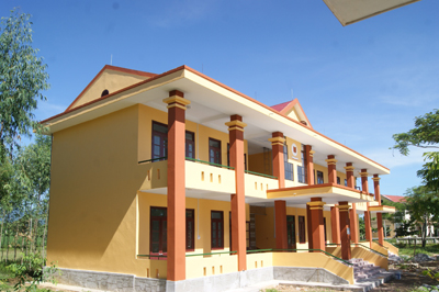 Dãy phòng học trị giá 2,5 tỷ đồng do Ngân hàng Đầu tư và Phát triển tài trợ.