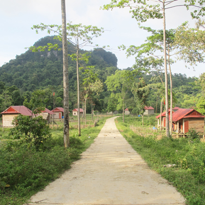 Một góc bản của người A Rem bây giờ.