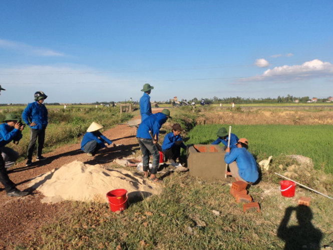 Một công trình thuỷ lợi nội đồng ở xã Đại Trạch, huyện Bố Trạch do Đoàn thanh niên đảm nhận xây dựng.