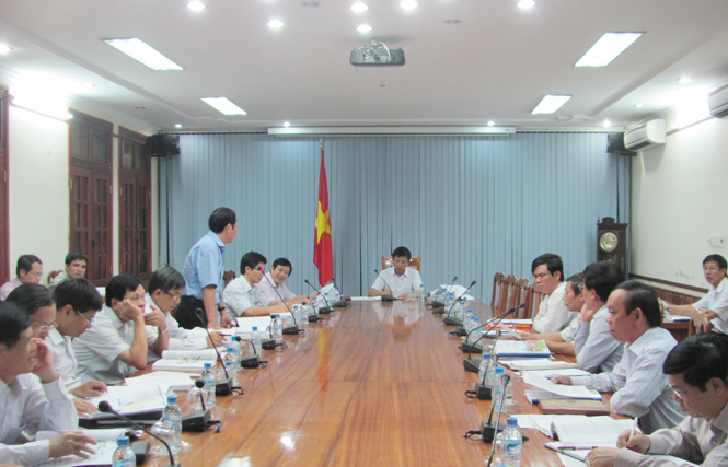 Các đại biểu dự buổi làm việc.