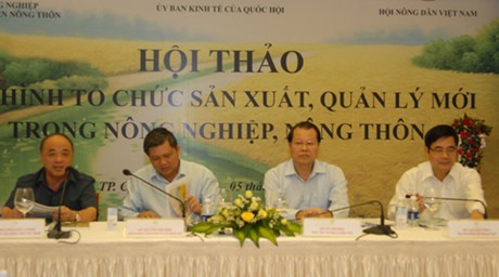 Phó Thủ tướng Vũ Văn Ninh và các đại biểu tham dự Hội thảo. Ảnh: VGP/Vũ Thành Chung