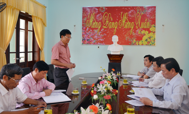 Đồng chí Lương Ngọc Bính, Uỷ viên Trung ương Đảng, Bí thư Tỉnh ủy, Chủ tịch HĐND tỉnh phát biểu tại buổi làm việc.