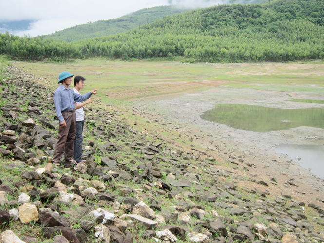 Thân hồ chứa Cây Bốm hàng năm bị sụt lún.
