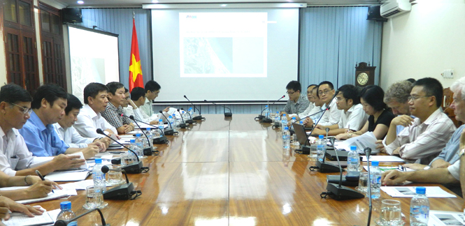 Toàn cảnh buổi làm việc.