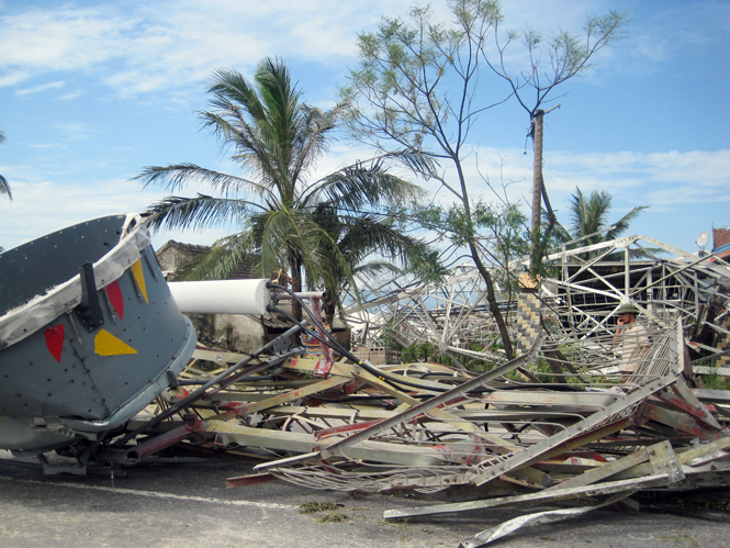 Cột BTS của Viễn thông Quảng Bình tại xã Hải Ninh bị đổ sập