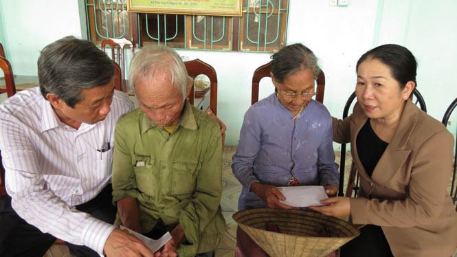 Nhiều suất quà ý nghĩa đã đến được tay người dân, góp phần giúp họ vượt qua khó khăn trước mắt.