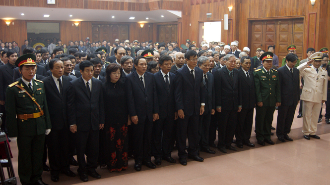 Đoàn đại biểu Ban Chấp hành Đảng bộ tỉnh Quảng Bình.