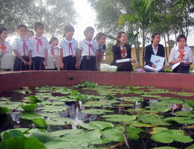 Mô hình “Học cùng thiên nhiên” được triển khai thường xuyên tại Trường tiểu học Nghĩa Ninh.