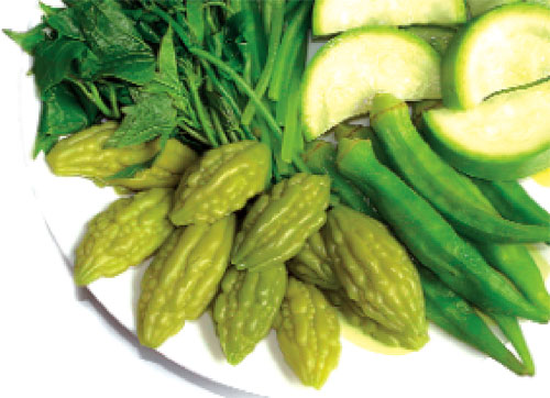 Người viêm loét dạ dày nên dùng món luộc, hấp thay cho món chiên xào - Ảnh: Hạ Huy