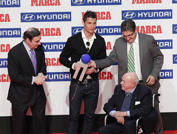 Ronald giành Alfredo Di Stefano Trophy năm thứ 2 liên tiếp - Ảnh: Marca
