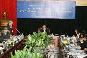 Quang cảnh buổi làm việc. (Ảnh: Nguyễn Dân/TTXVN)