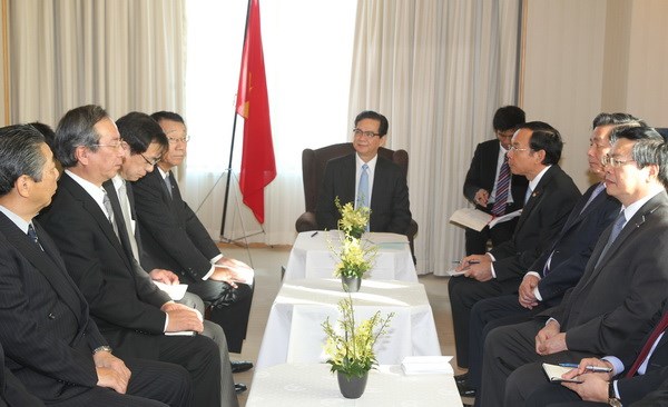 Thủ tướng Nguyễn Tấn Dũng tiếp các doanh nghiệp trong lĩnh vực Công nghệ Thông tin Nhật Bản. (Ảnh: Đức Tám – TTXVN)