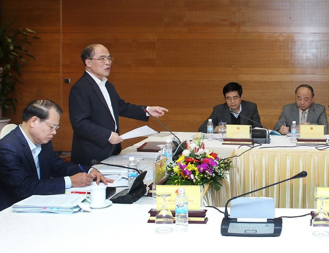 Chủ tịch Quốc hội Nguyễn Sinh Hùng phát biểu tại cuộc họp. (Ảnh: Nhan Sáng/TTXVN)